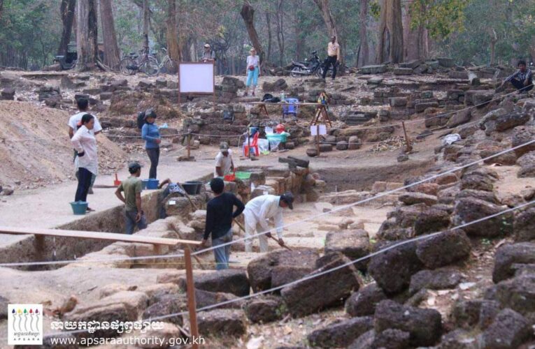 អ្នកជំនាញអះអាងថាដើមធ្លកប្រទះឃើញនៅបាតប្រាសាទភិមានអាកាសបញ្ជាក់ថារឿងព្រេងនគរគោកធ្លកមានកំណើតនៅអង្គរ